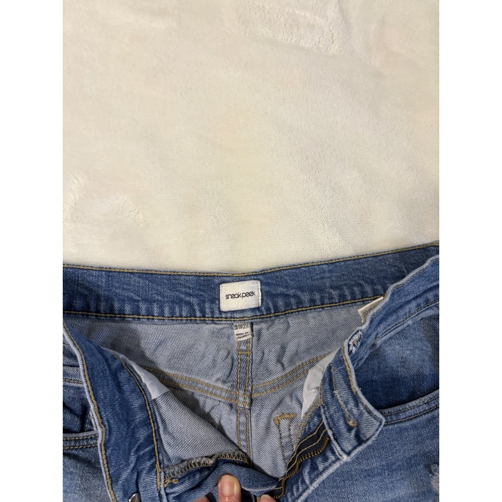 Sneak Peek Women's Medium Ripped Distressed Jeans In A Size 5/W27